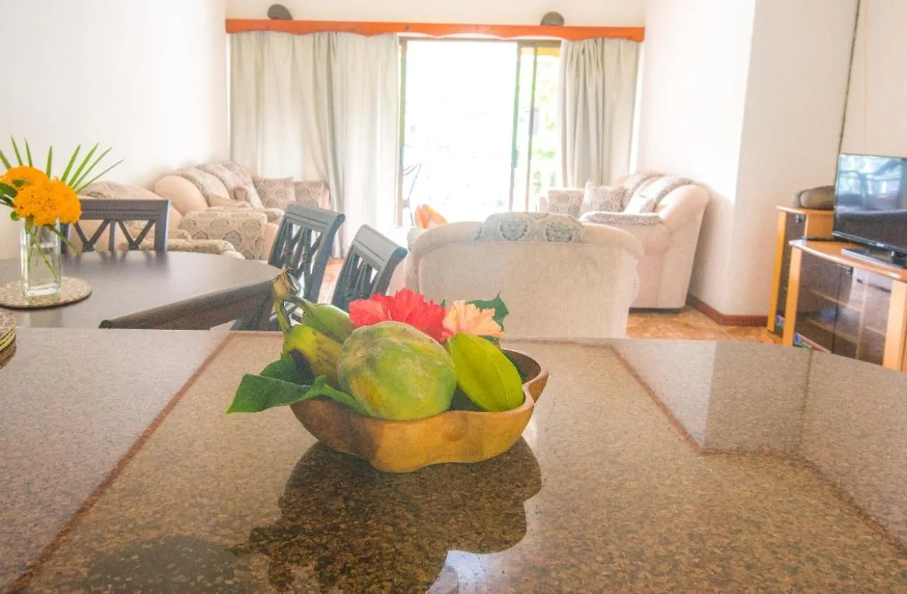 Pascalo Villa Apartment Takamaka