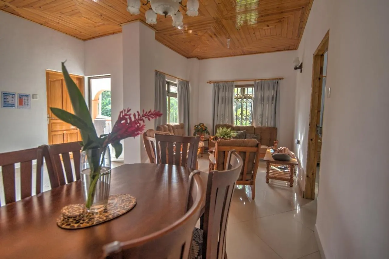 Pascalo Villa Apartment Takamaka